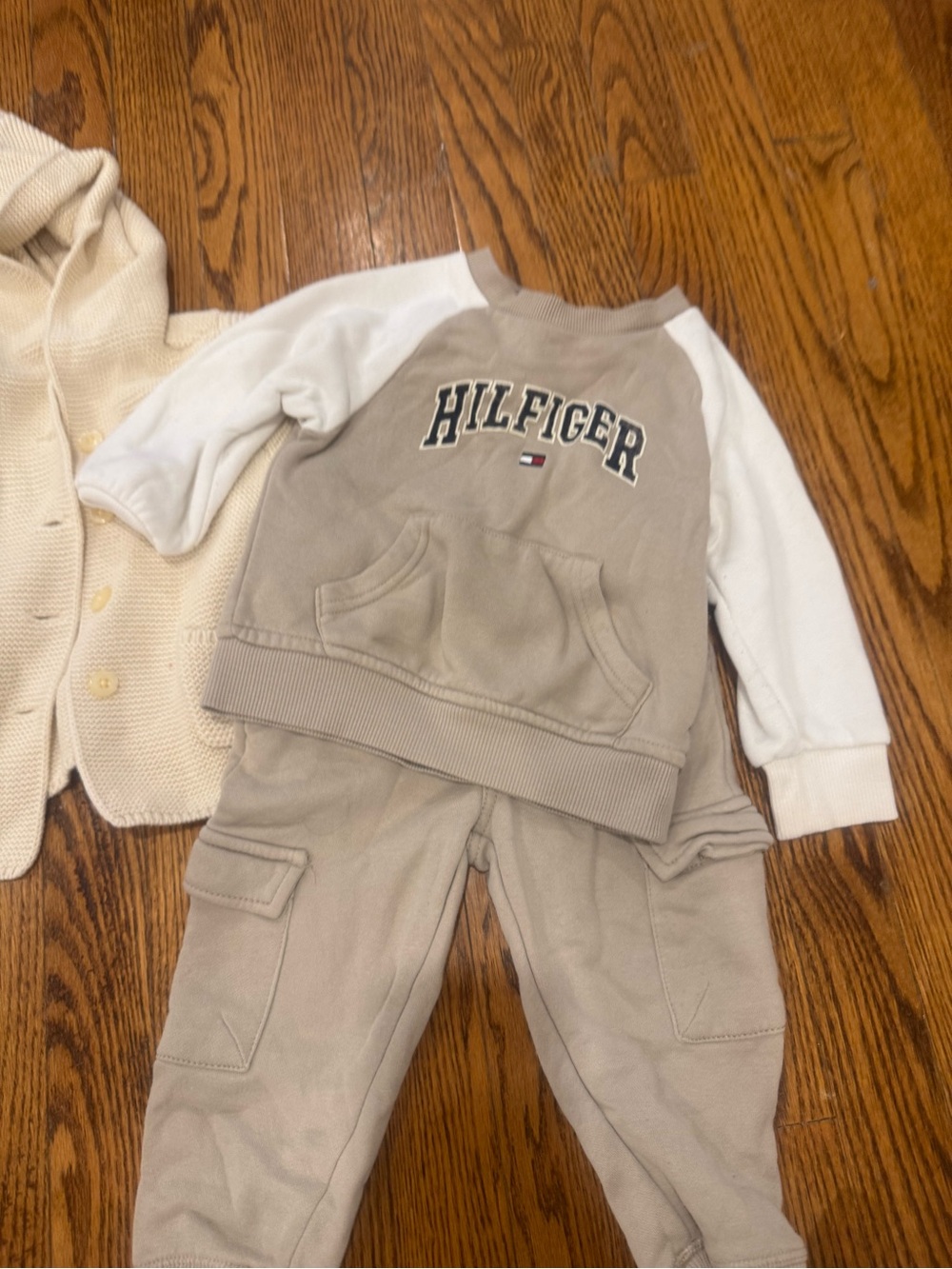 Carters - Picture 9 of 16